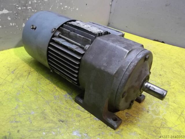 Gear motor 0.37 kW 128 rpm SEW-EURODRIVE R32DT71D4BN05