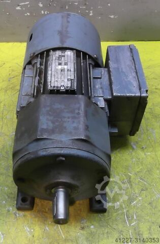 Gear motor 0.37 kW 128 rpm SEW-EURODRIVE R32DT71D4BN05