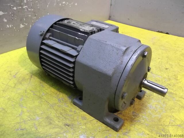 Gear motor 0.25 kW 90 rpm SEW-EURODRIVE R302DT71C4