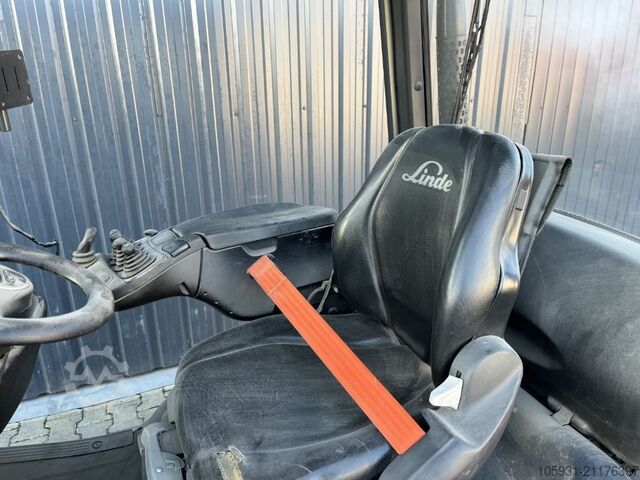 Treibgasstapler Linde H18T-01