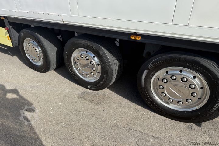 Kühlauflieger Schmitz Cargobull SKO 24 Thermoking / Swiss-Vehicle