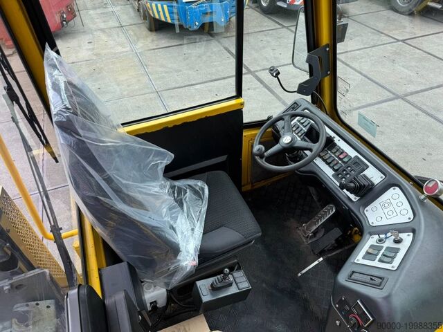 Terminal tractor Terberg YT222