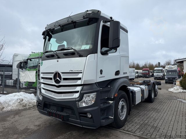 LKW-Fahrgestell MERCEDES-BENZ Actros 2553 Fahrgestell/Retarder/Lenkachse/EU6D