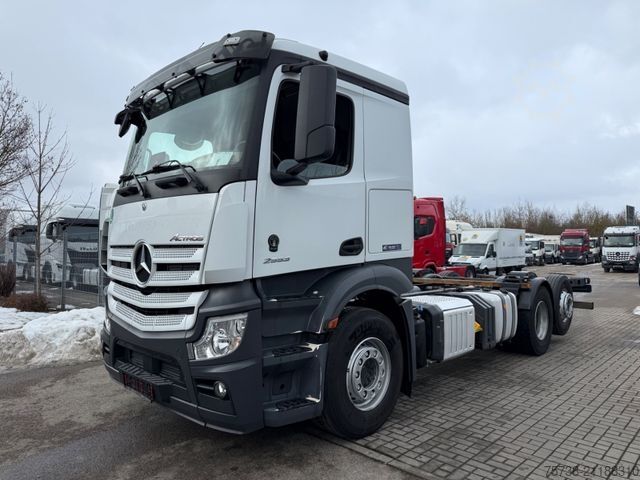 LKW-Fahrgestell MERCEDES-BENZ Actros 2553 Fahrgestell/Retarder/Lenkachse/EU6D