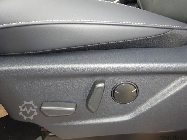 Minibus FORD Tourneo Custom L1 Titanium 2.5L PHEV B&O Kam Nav