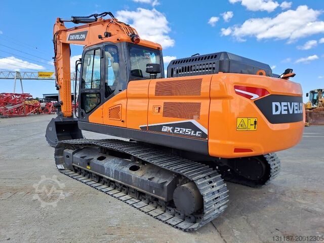 Crawler excavator Develon DX225LC-7M