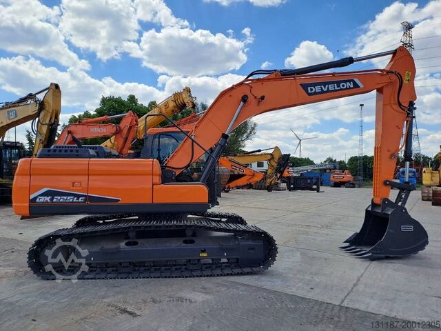 Crawler excavator Develon DX225LC-7M