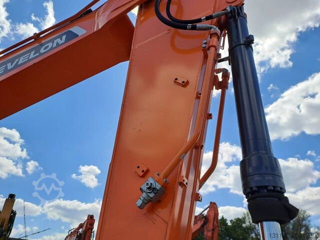 Crawler excavator Develon DX225LC-7M