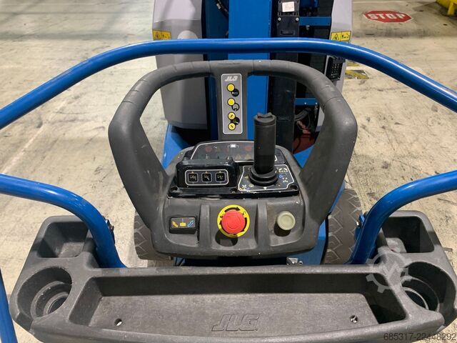 Vertical mast lift JLG Toucan 12E+