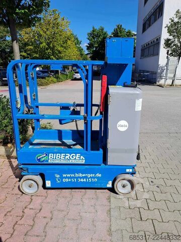 Vertical mast lift Genie GRC 12