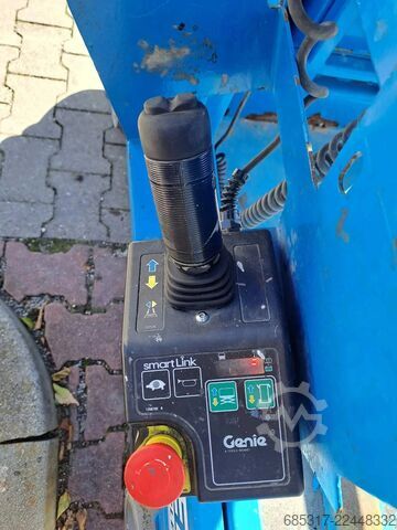 Vertical mast lift Genie GRC 12