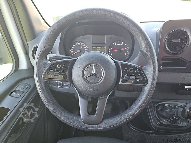 Suitcase MERCEDES-BENZ SPRINTER 515 Bakwagen Laadklep!