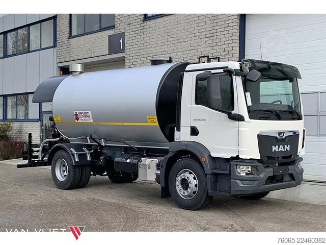 Tanker truck MAN TGM 18.250 BB CH Bitumen Tank Sprayer