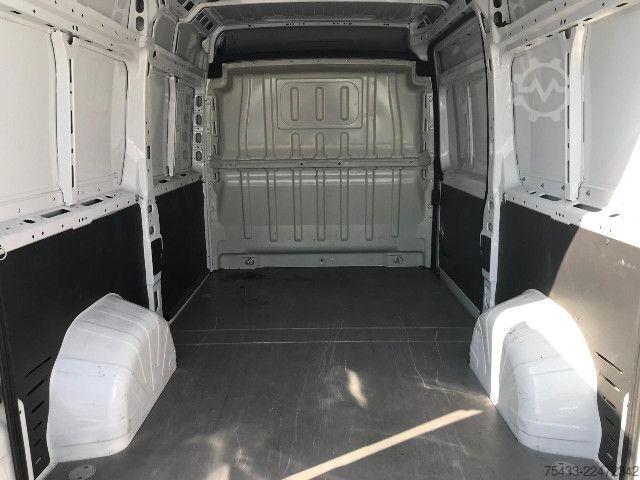 Panel van Citroën Jumper 33 L2H2 2.2 bluehdi 140cv S&S