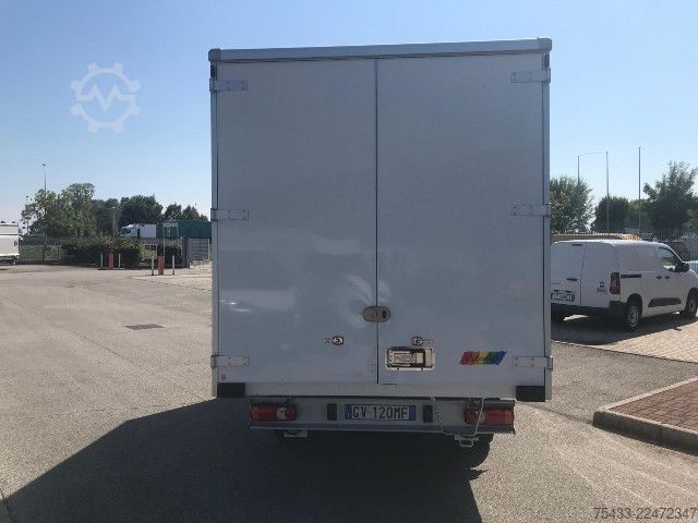 Customized van Citroën Jumper 35 L4 2.2 bluehdi 140cv S&S  p.la