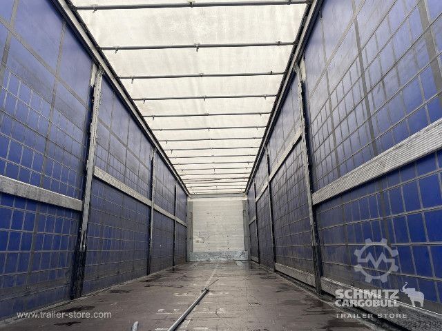 Auflieger mit Pritsche & Plane Schmitz Cargobull Semitrailer Curtainsider Standard