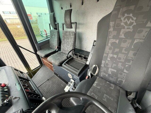 Garbage truck Mercedes-Benz 2633 6x2 Econic Geesink Value PAK