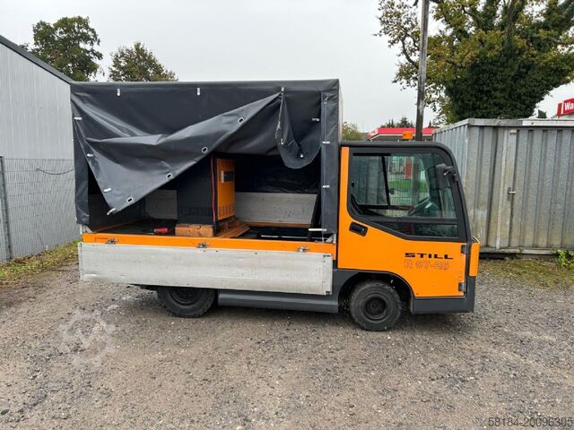Tow Tractor Still R07-25
