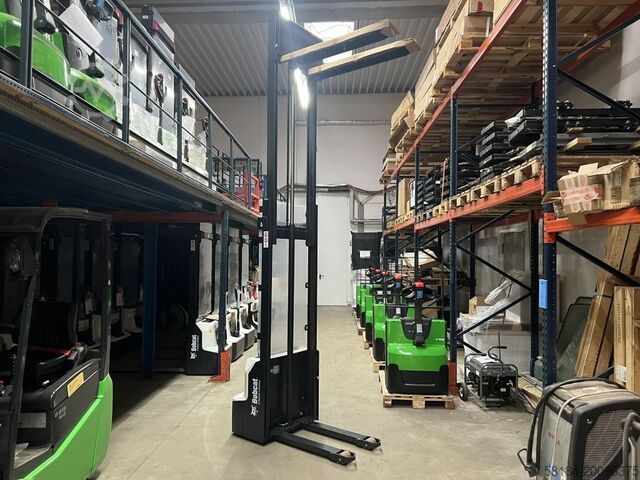 High Lift stacker Bobcat LSM 12 N -7
