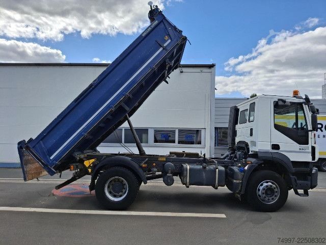 Three-sided tipper truck IVECO AD190T33 EVI_C / Schalter / Meiller
