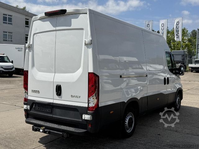 Kastenwagen IVECO 35S16V AHK + Fahrtenschreiber