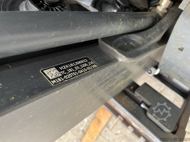 Electric 3-wheel forklift Linde E18L-02