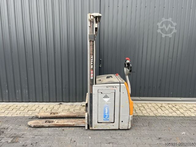 Pedestrian Stacker Still EXV14