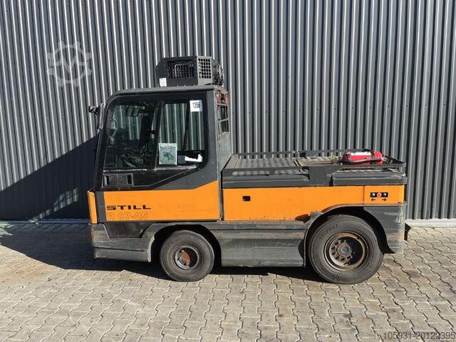 Tow Tractor Still R07-25
