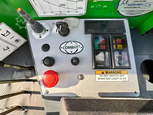 4-Wege-Gabelstapler Combilift C4000 / TRIPLEX / 4900MM / GAS