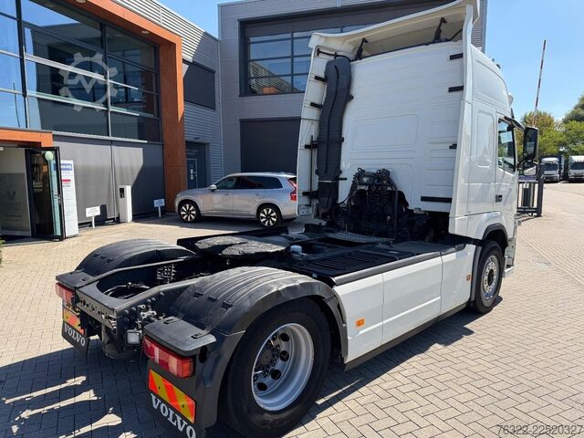 Standard tractor Volvo FM 410 GLOBETROTTER XL E6