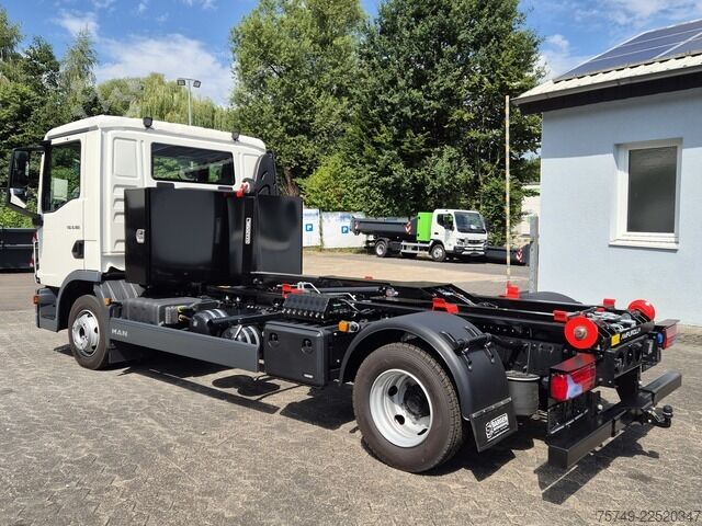 Abrollkipper Transporter man TGL 8.190 BL City Abollkipper Powermatic