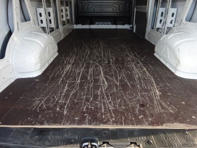 High top van VOLKSWAGEN Crafter Kasten Kasten 35 lang Hochdach FWD
