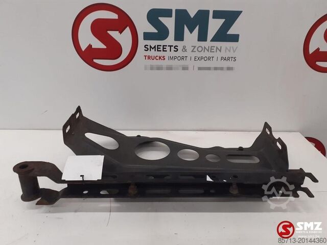 Mudguard Mercedes Occ spatbordsteun rechtsvoor met sideskirtsteun Me