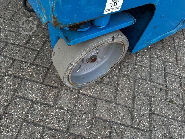 Scissor lift Genie GS2646 GS2646 Hoogwerker Schaarhoogwerker (2013)