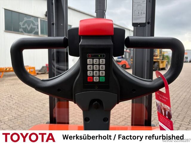 Hochhubwagen Toyota SWE 120 / Akku neu!