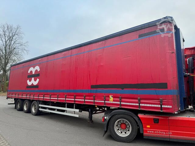 Sliding tarpaulins CUPPERS 3-ass schuifzeilen oplegger