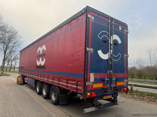 Sliding tarpaulins CUPPERS 3-ass schuifzeilen oplegger