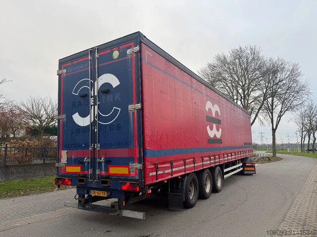 Sliding tarpaulins CUPPERS 3-ass schuifzeilen oplegger