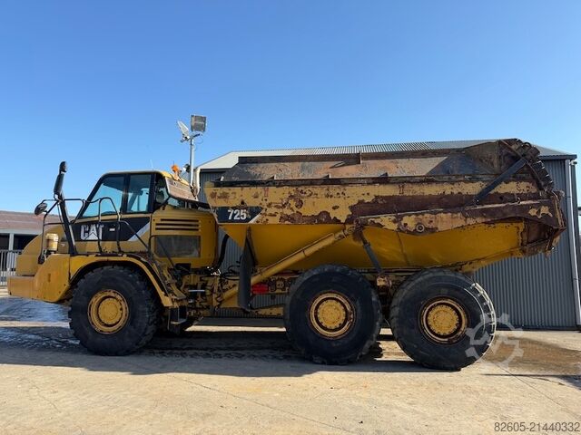 Dumper CAT 725