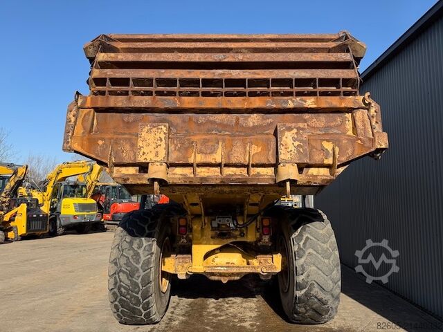 Dumper CAT 725