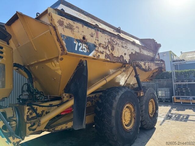 Dumper CAT 725