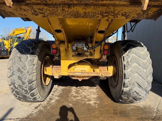 Dumper CAT 725