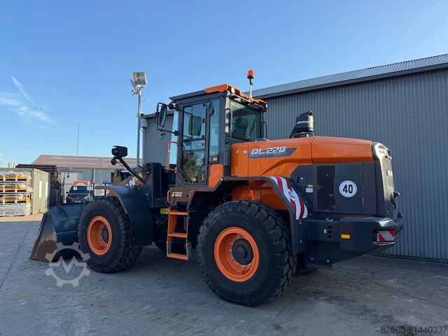 Wheel loader Doosan DL220-7