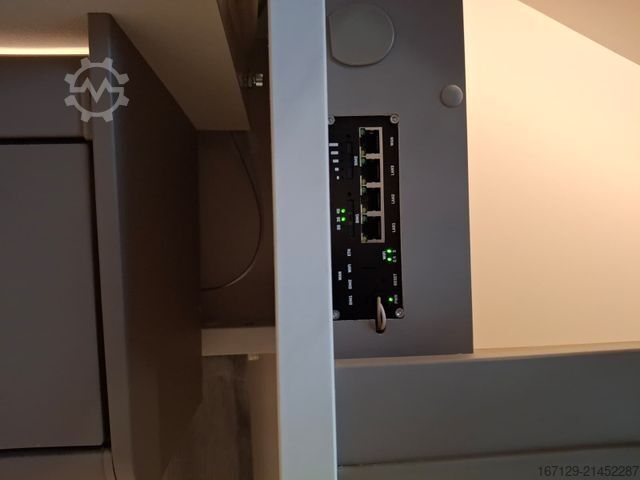 Semi-integrated camper CARADO T 135 pro+ / Hubbett / TV Paket