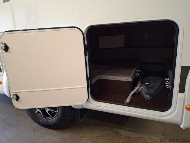 Semi-integrated camper CARADO T 135 pro+ / Hubbett / TV Paket