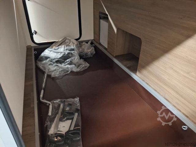 Semi-integrated camper CARADO T 338s Automatik / 5Sitz und Schlafplätze /..