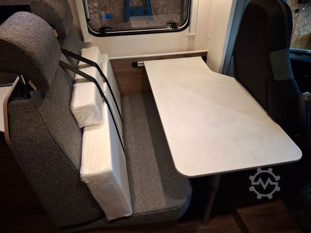Semi-integrated camper CARADO T 338s Automatik / 5Sitz und Schlafplätze /..
