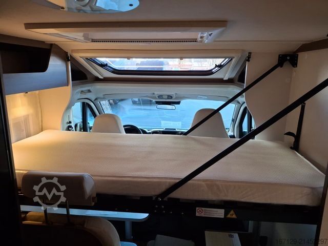 Semi-integrated camper CARADO V 347 pro+ / Safety inkl. ACC / Lift Bett