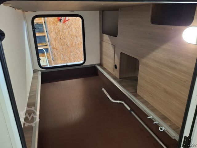 Semi-integrated camper CARADO V 347 pro+ / Safety inkl. ACC / Lift Bett