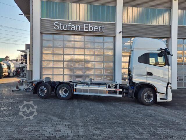Chassis with cab Iveco AS260S58Y/FS CM 6x2-4 BDF Intarder Standklima